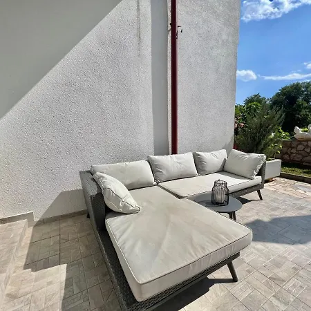 Апартаменты Ana *