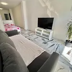 Ana Apartman
