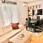 Ana Apartman